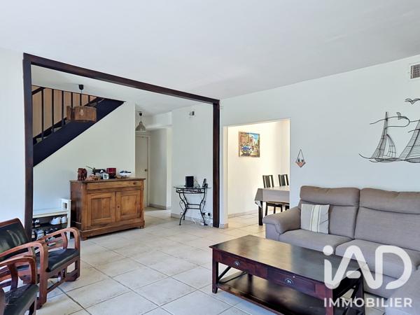 Maison à vendre 6 pièces 132 m² Le Mesnil-Saint-Denis