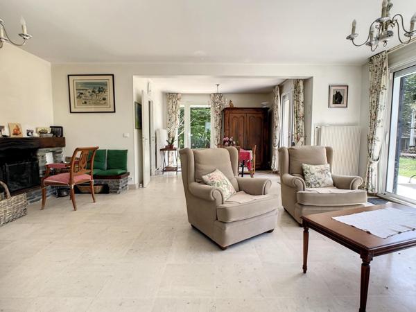 Maison familiale très bien placée dans le Parc des Aigles