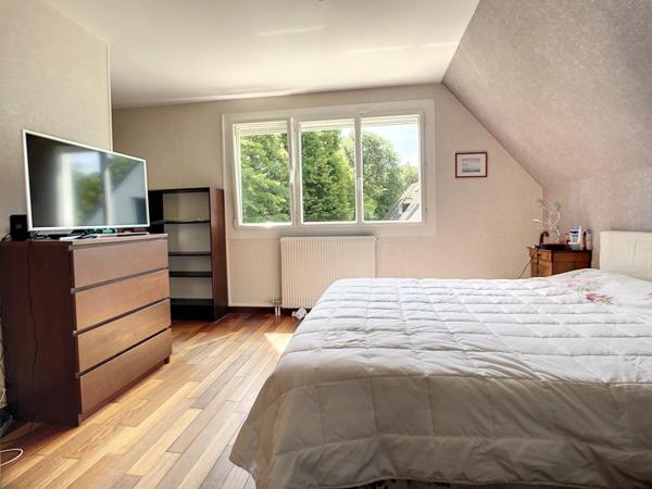 Maison familiale très bien placée dans le Parc des Aigles