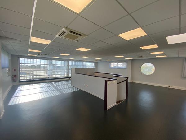 A LOUER 315 m² de Bureaux DOMPIERRE SUR MER
