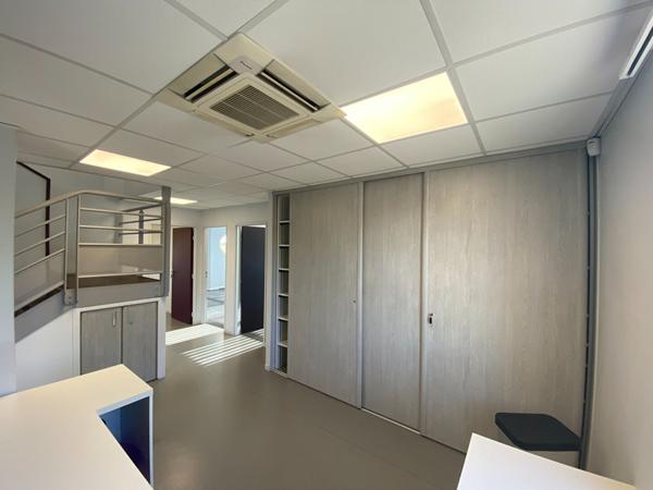 A LOUER 315 m² de Bureaux DOMPIERRE SUR MER