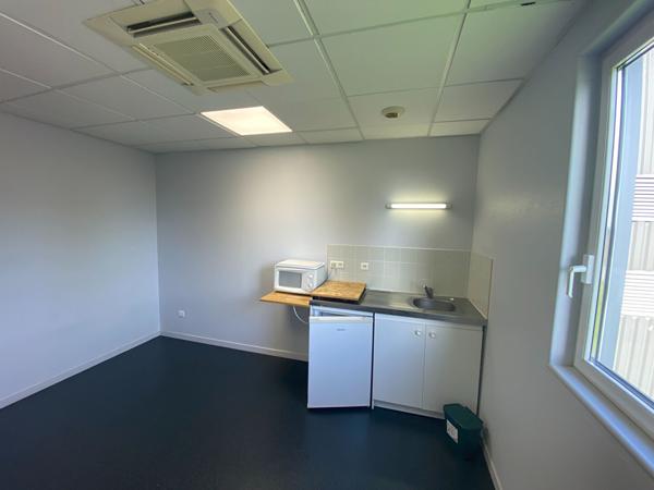 A LOUER 315 m² de Bureaux DOMPIERRE SUR MER
