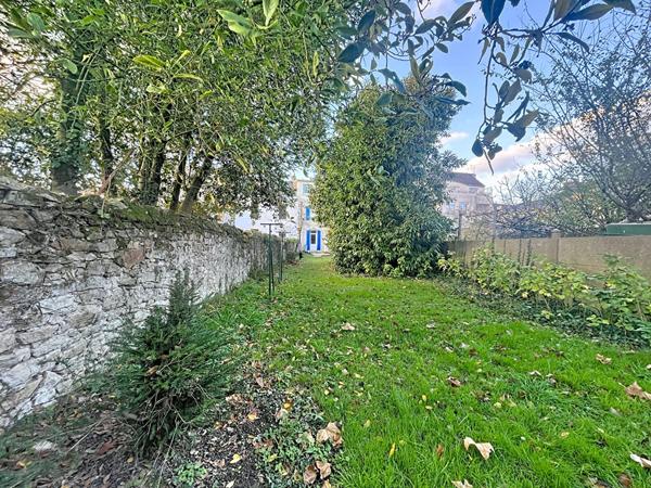 Maison avec cachet quartier Sainte-Anne à Nantes - 7 pièces, 5 chambres, jardin.