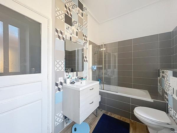 Maison avec cachet quartier Sainte-Anne à Nantes - 7 pièces, 5 chambres, jardin.