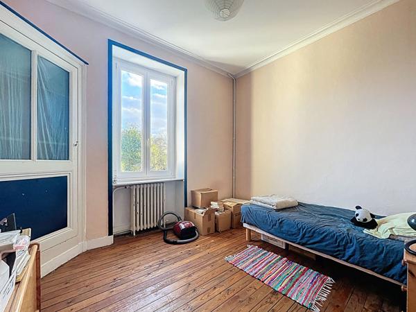 Maison avec cachet quartier Sainte-Anne à Nantes - 7 pièces, 5 chambres, jardin.