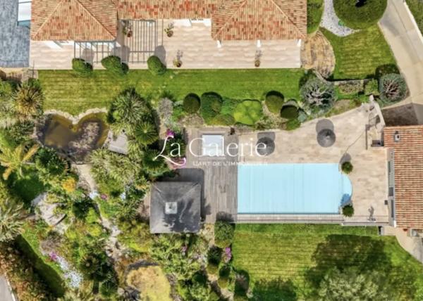 Ceyreste (13600) Propriété et vaste jardin ;)