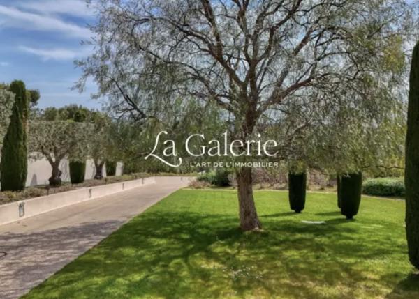 Ceyreste (13600) Propriété et vaste jardin ;)