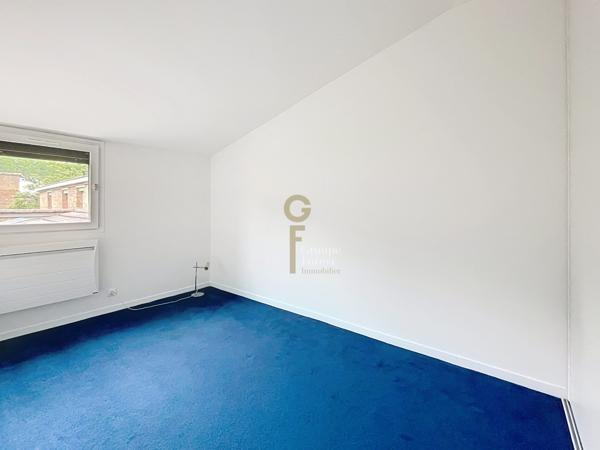 EN EXCLUSIVITÉ * TRES RARE SUR LE SECTEUR* SEMI PLAIN PIED