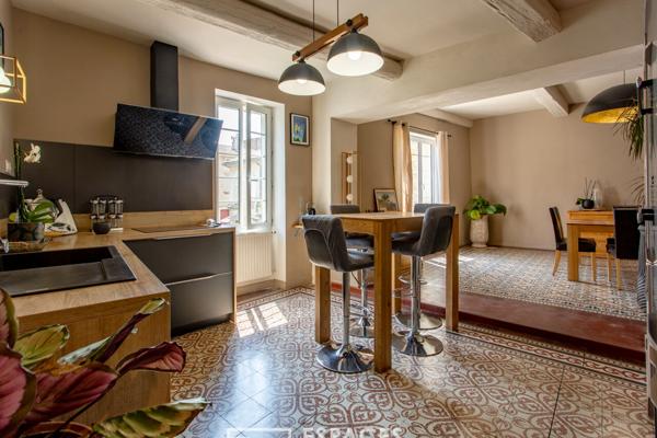 Du caractère et du charme pour cette maison de village rénovée avec chambres d’hôtes