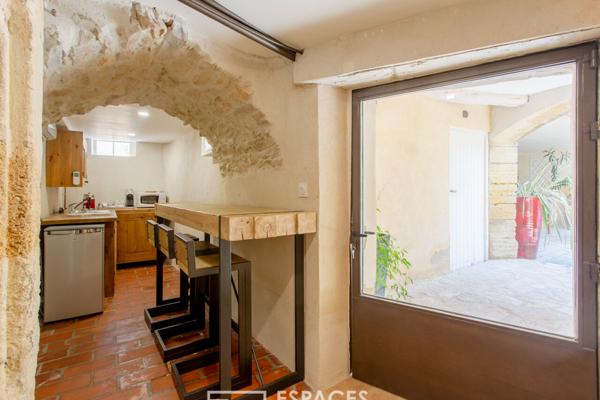 Du caractère et du charme pour cette maison de village rénovée avec chambres d’hôtes