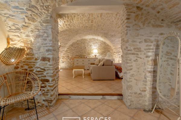 Du caractère et du charme pour cette maison de village rénovée avec chambres d’hôtes