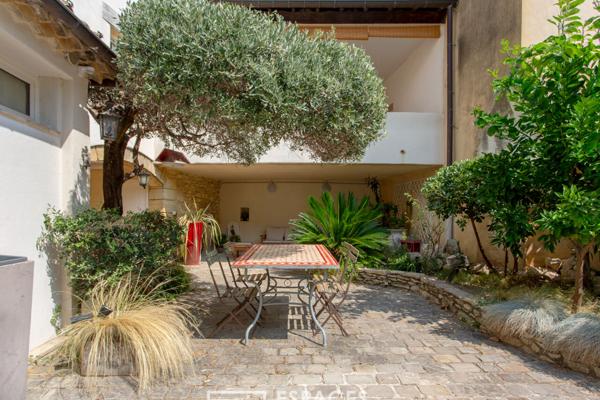 Du caractère et du charme pour cette maison de village rénovée avec chambres d’hôtes