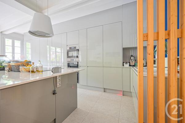 Appartement F5 à vendre  5 pièces - 127,64 m2 PARIS - 75016