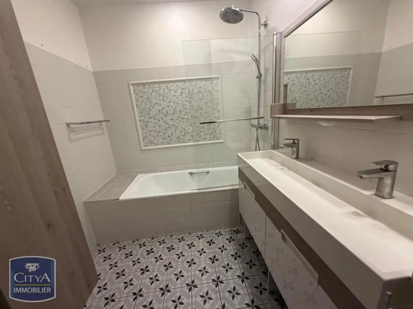 Appartement à louer 2 pièces 76.63m²