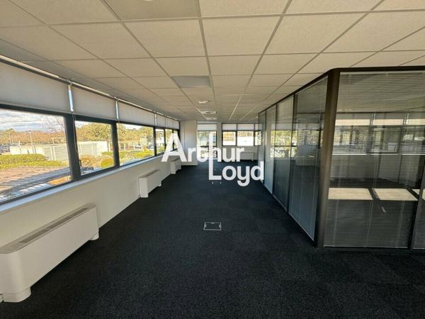 Bureaux à louer 774.61 m² en R+2 - Sophia Antipolis