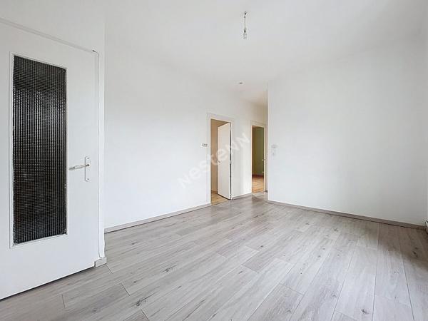 NANTES - ROND-POINT DE RENNES / Appartement 3 pièces 54 m², cave, deux greniers, jardin collectif