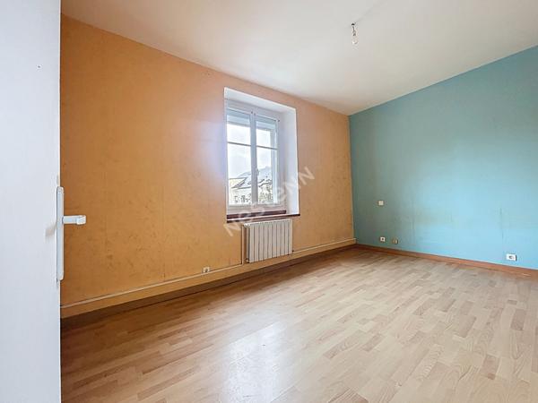 NANTES - ROND-POINT DE RENNES / Appartement 3 pièces 54 m², cave, deux greniers, jardin collectif