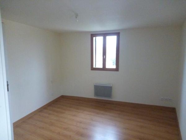 Maison à louer    4 pièces •  Escoire