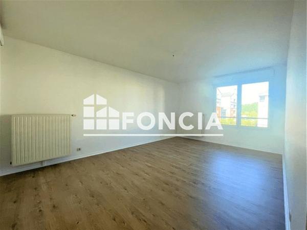 Location Appartement 3 pièces 63.8 m² - 5 PLACE NELSON MANDELA Chevilly Larue 94550