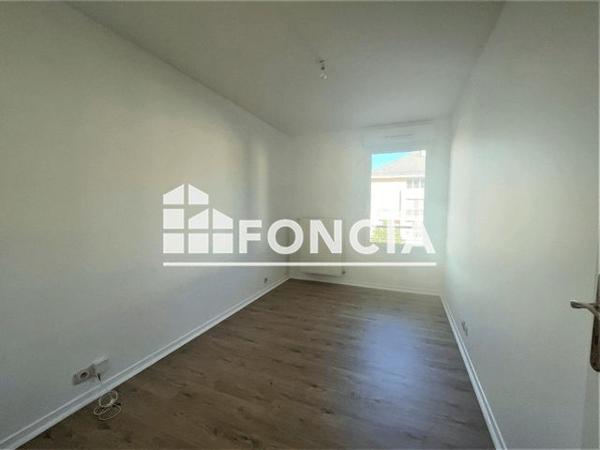 Location Appartement 3 pièces 63.8 m² - 5 PLACE NELSON MANDELA Chevilly Larue 94550