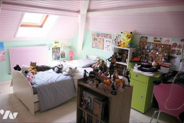 Maison T5 - Sous-sol - Double garage - 3 caves - Cour - 196 m² cadastré.