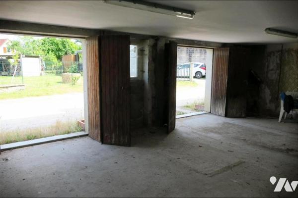 Maison T5 - Sous-sol - Double garage - 3 caves - Cour - 196 m² cadastré.