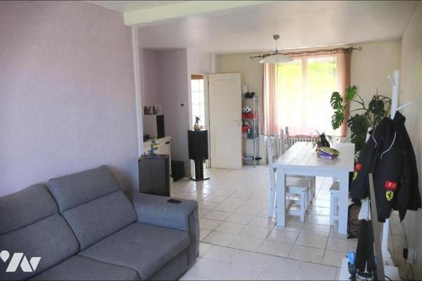 Maison T5 - Sous-sol - Double garage - 3 caves - Cour - 196 m² cadastré.