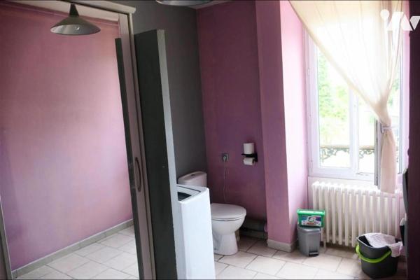 Maison T5 - Sous-sol - Double garage - 3 caves - Cour - 196 m² cadastré.