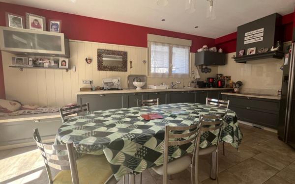 Maison à vendre    4 pièces •  Saint-Maixent-l'École