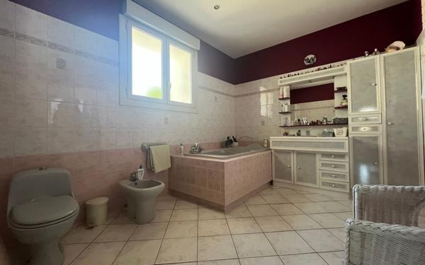 Maison à vendre    4 pièces •  Saint-Maixent-l'École