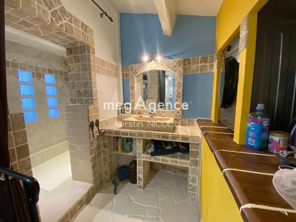 Maison à CARNOULES, 83660 - 5 pièces 95m²