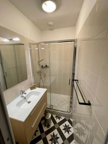 Manosque (04100) A louer charmant T2 meublé de 39.86 m2 avec vue dégagée - Place du Terreau