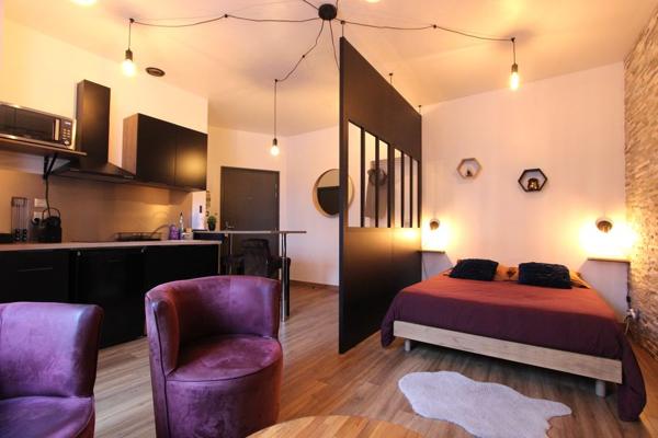 UN DESIGN CONTEMPORAIN POUR CE T1 BIS LOFTÉ AU CENTRE-VILLE QUIMPÉROIS. - A QUIMPER Quimper CENTRE