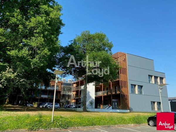 BEAUCOUZE bureaux de 186 m² environ situés au premier étage