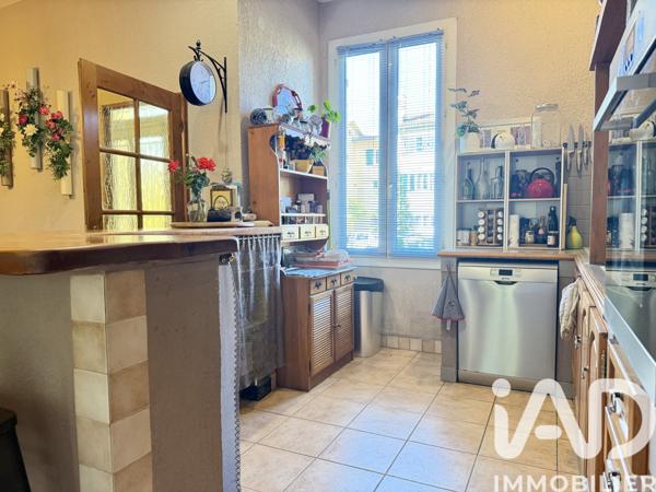 Maison à vendre 5 pièces 165 m² Peyrolles-en-Provence
