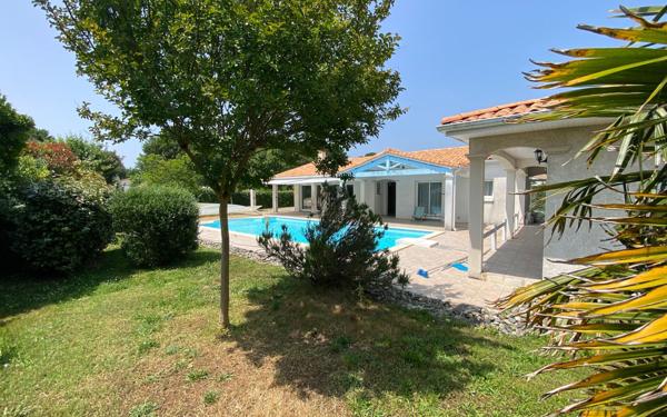 Maison à vendre    7 pièces •  Les Mathes