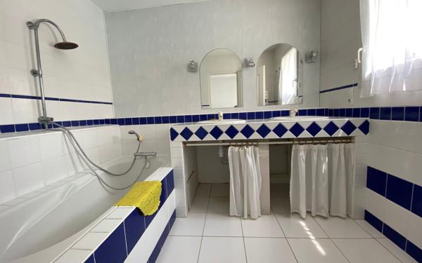 Maison à vendre    7 pièces •  Les Mathes