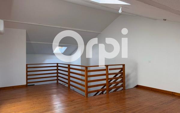 Appartement à louer    3 pièces • 111,01 m2 La Côte-Saint-André