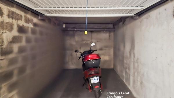 À VENDRE – MURS DE LOCAUX PROFESSIONNELS - MENTON (06 500) - 400 000 € honoraires d'agence inclus