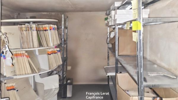 À VENDRE – MURS DE LOCAUX PROFESSIONNELS - MENTON (06 500) - 400 000 € honoraires d'agence inclus