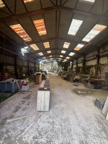"UNIQUE" Aux portes de QUIMPER Propriété avec travaux Plonéis (29710)