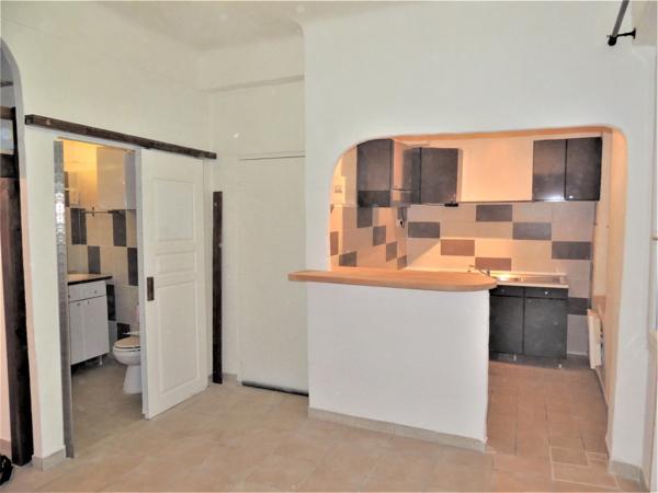 83 Ollioules immeuble de rapport  5 logements 2140 euros net/mois