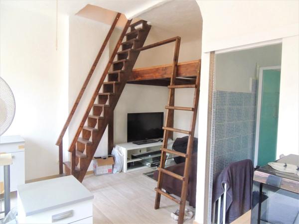 83 Ollioules immeuble de rapport  5 logements 2140 euros net/mois