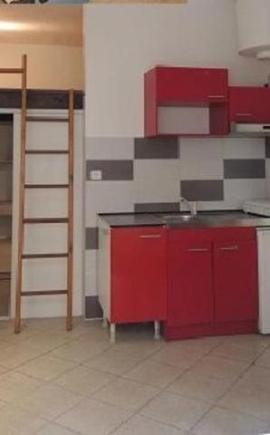 83 Ollioules immeuble de rapport  5 logements 2140 euros net/mois
