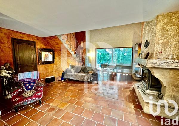 Maison 5 pièces de 130 m² à Salernes (83690)