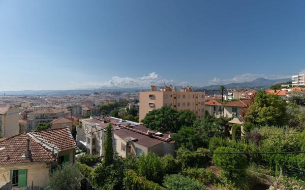 Appartement à vendre    4 pièces • 84 m2 Nice
