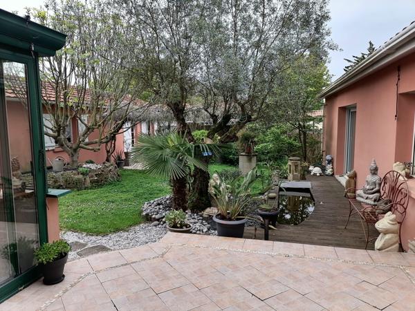 Proche Mer et Commerces