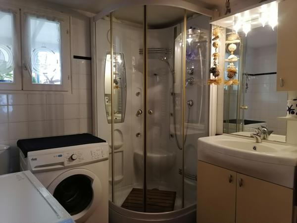 Proche Mer et Commerces