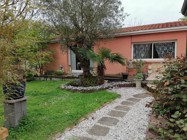 Proche Mer et Commerces