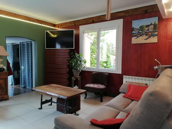 Proche Mer et Commerces